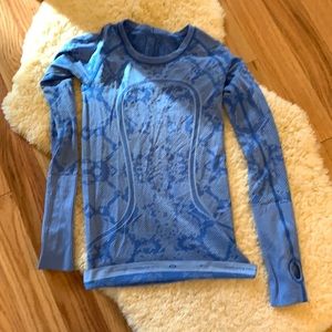 Lululemon long sleeve swifty sz4